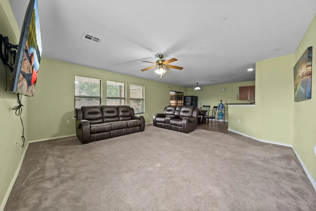 6829 Walkup Lane Austin TX 78747