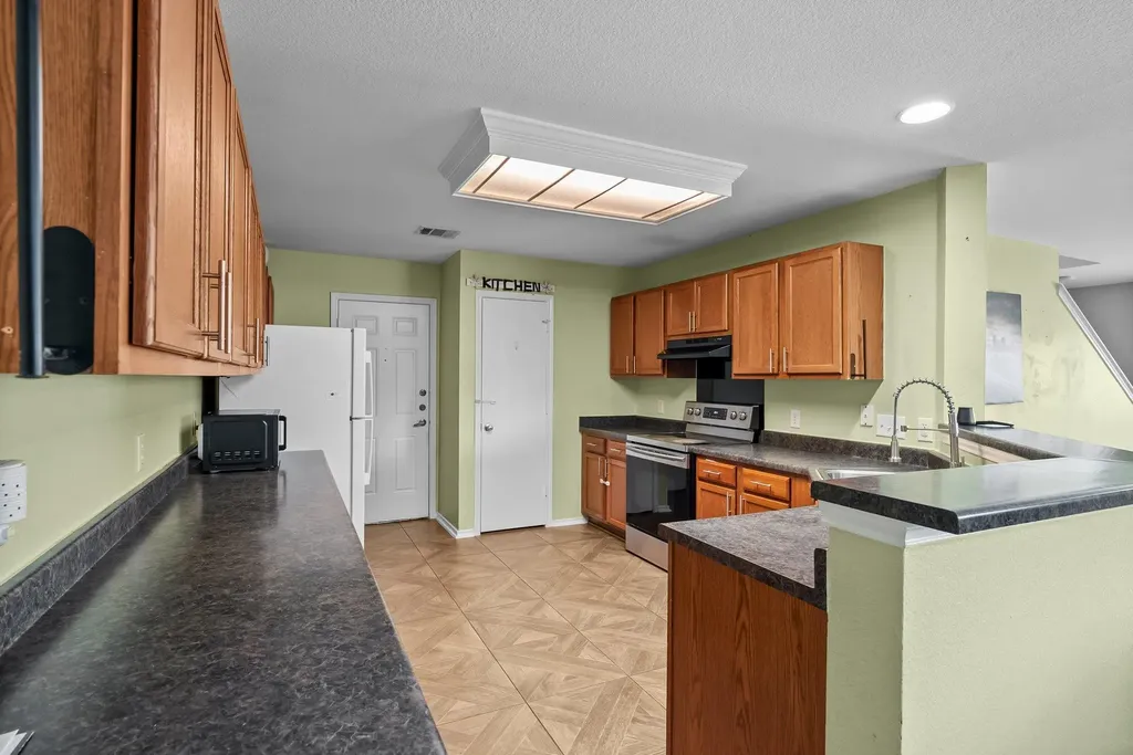 6829 Walkup Lane Austin TX 78747