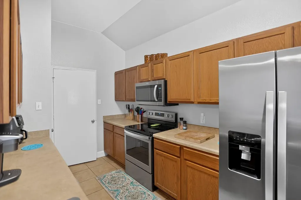 238 Johnnys Way Kyle TX 78640