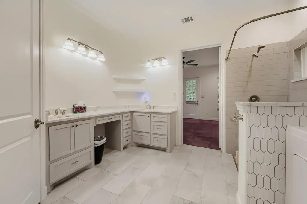 11715 Creek View Lane Conroe TX 77385