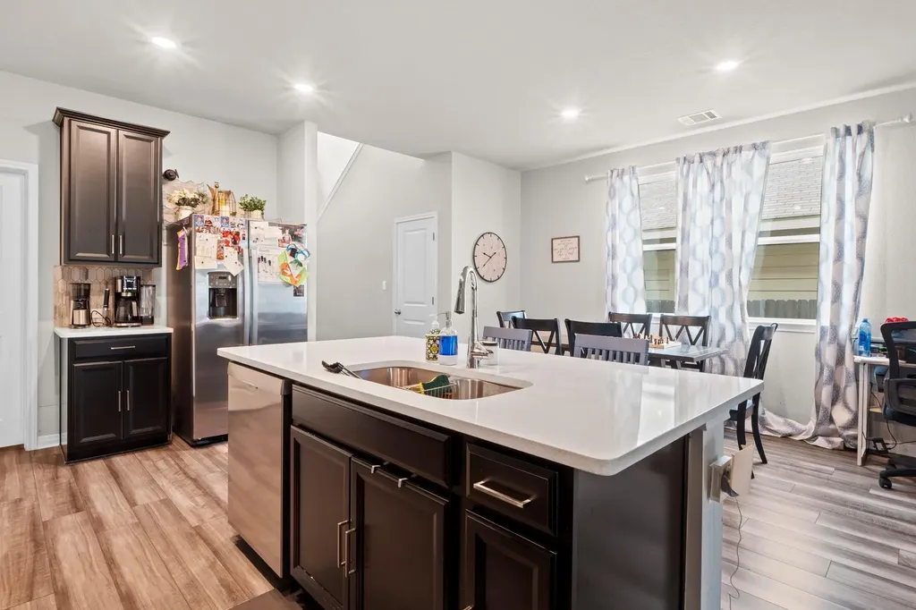 520 Longmount Cove Liberty Hill TX 78642