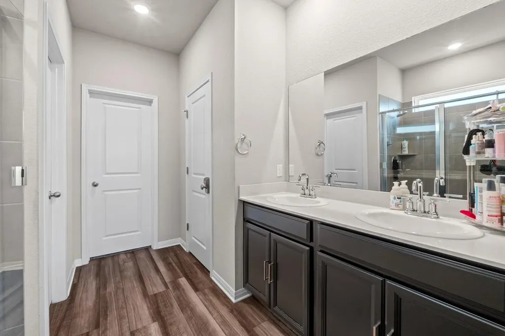 520 Longmount Cove Liberty Hill TX 78642