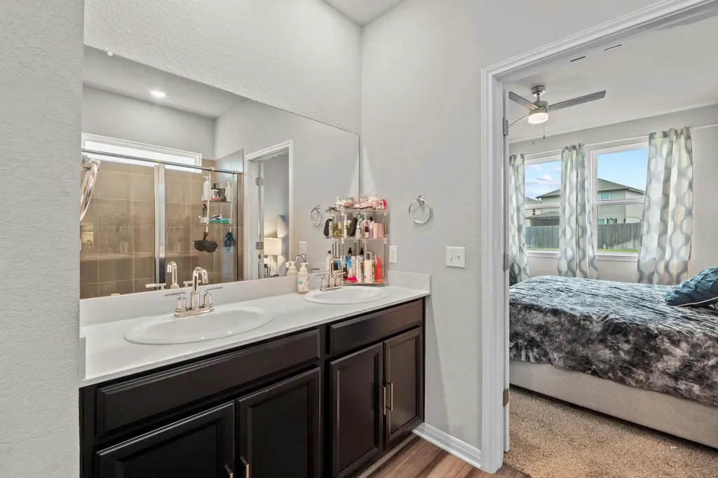 520 Longmount Cove Liberty Hill TX 78642