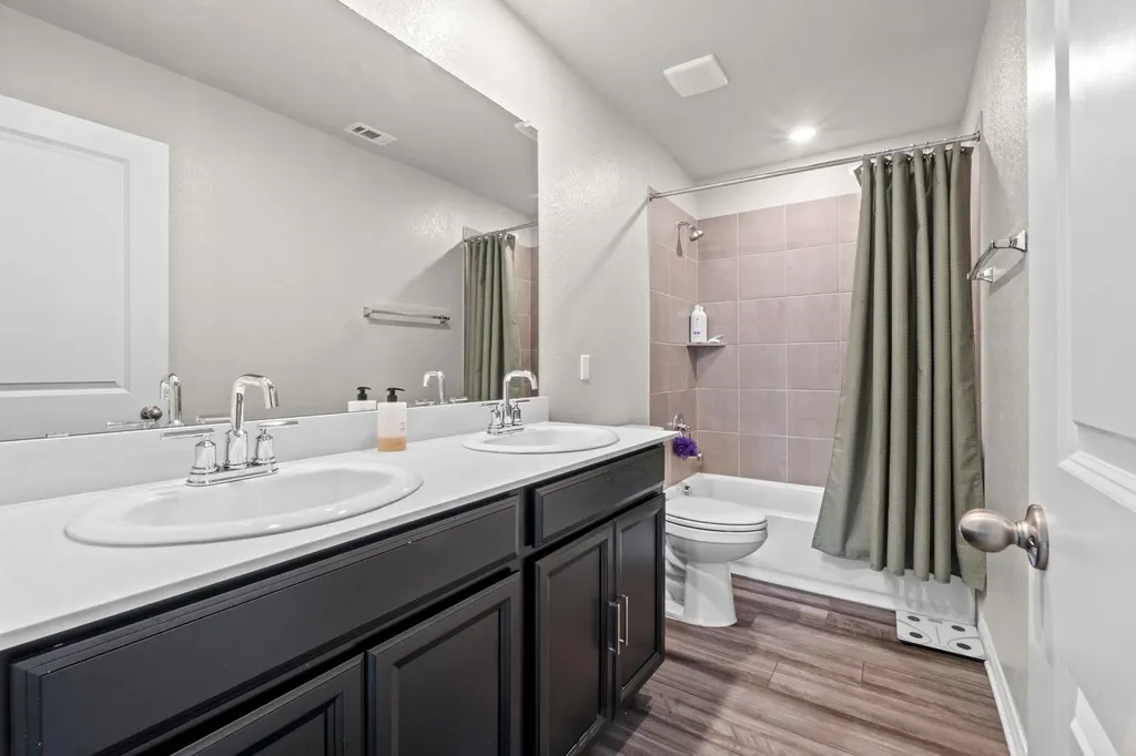 520 Longmount Cove Liberty Hill TX 78642