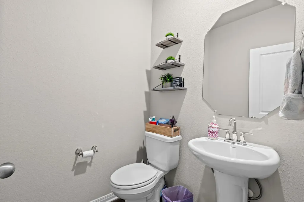 520 Longmount Cove Liberty Hill TX 78642
