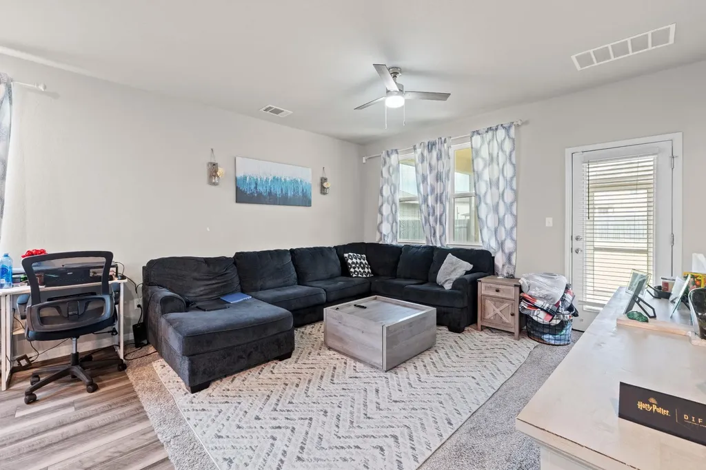 520 Longmount Cove Liberty Hill TX 78642