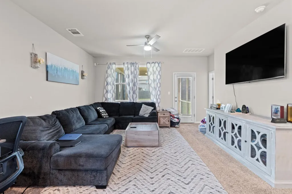 520 Longmount Cove Liberty Hill TX 78642