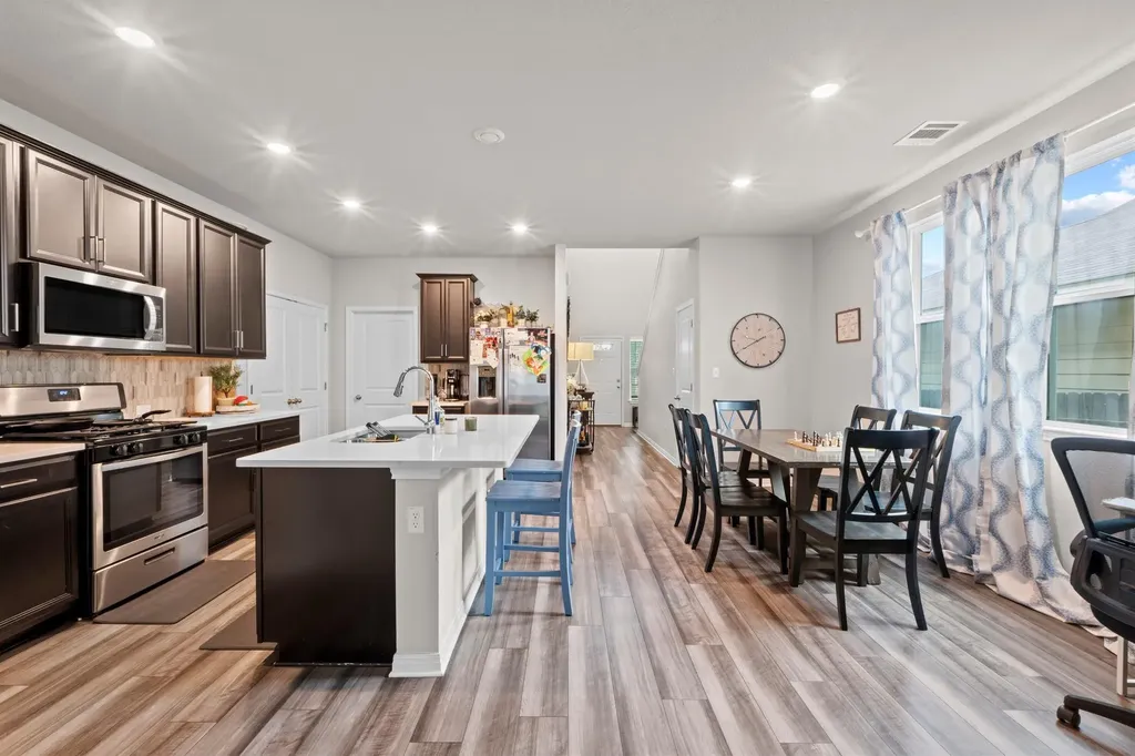 520 Longmount Cove Liberty Hill TX 78642
