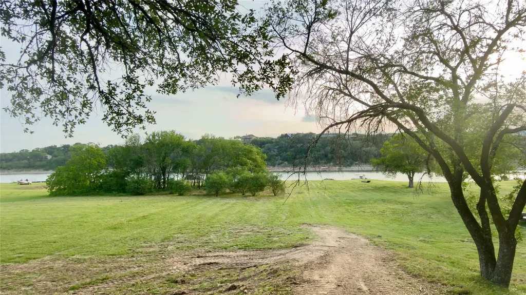 25113 Lake View Drive Spicewood TX 78669