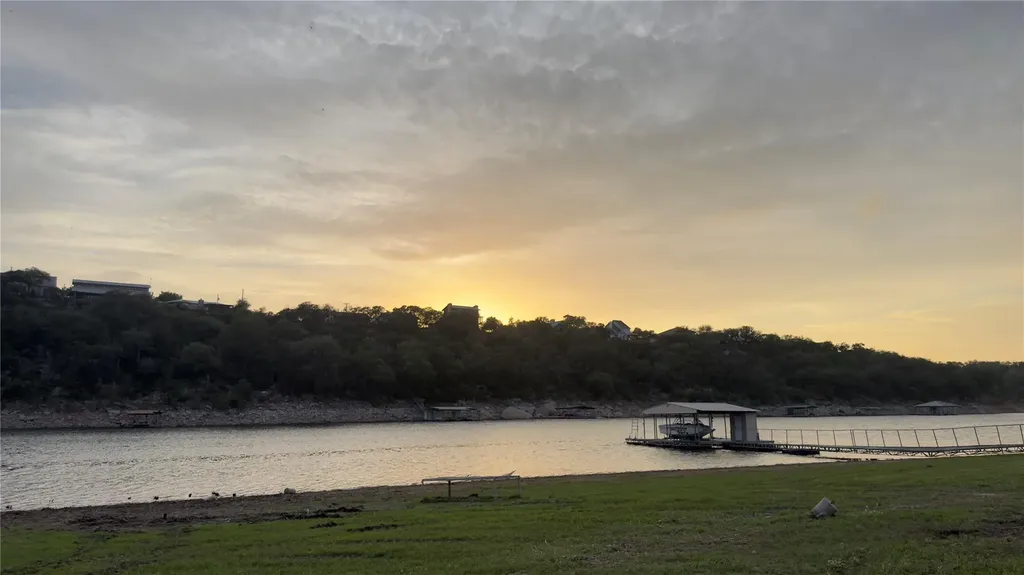 25113 Lake View Drive Spicewood TX 78669