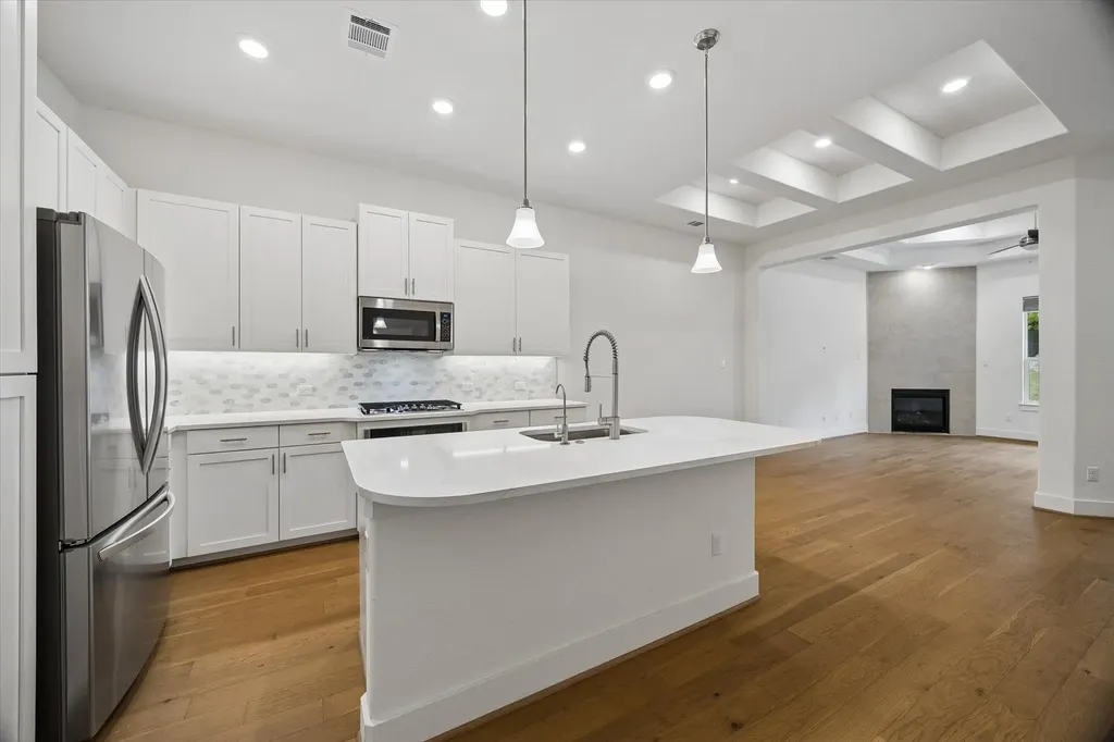109 Beneteau Drive Austin TX 78738