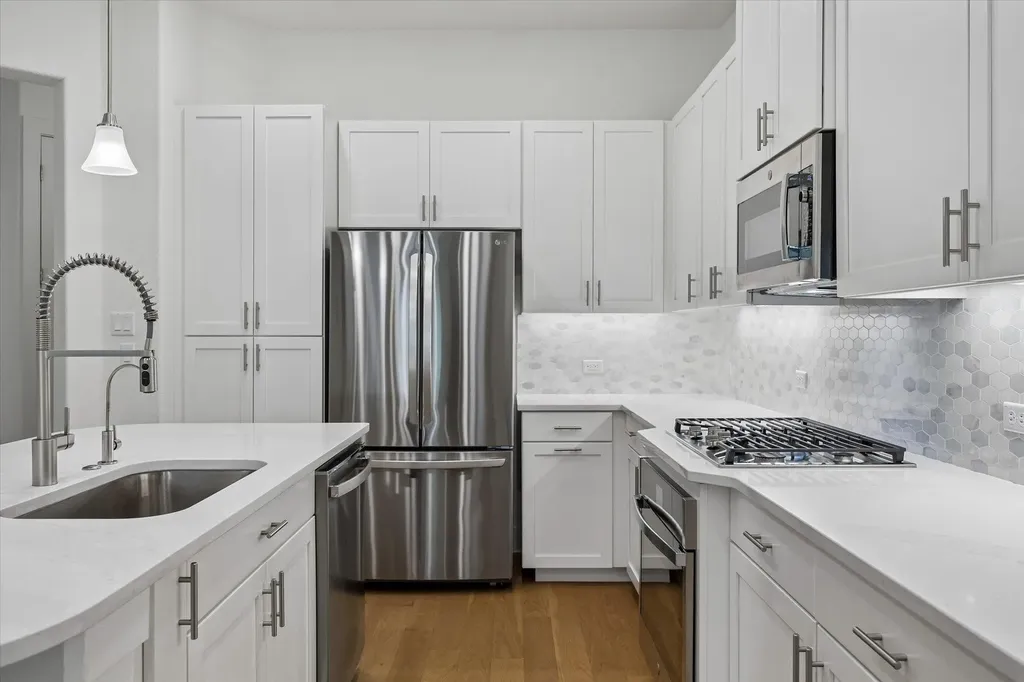 109 Beneteau Drive Austin TX 78738