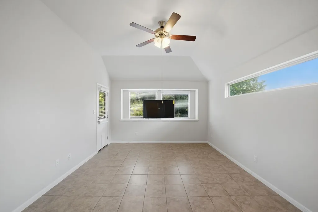 514 Nautical Loop Kyle TX 78640