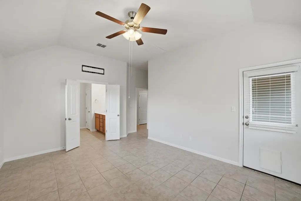 514 Nautical Loop Kyle TX 78640
