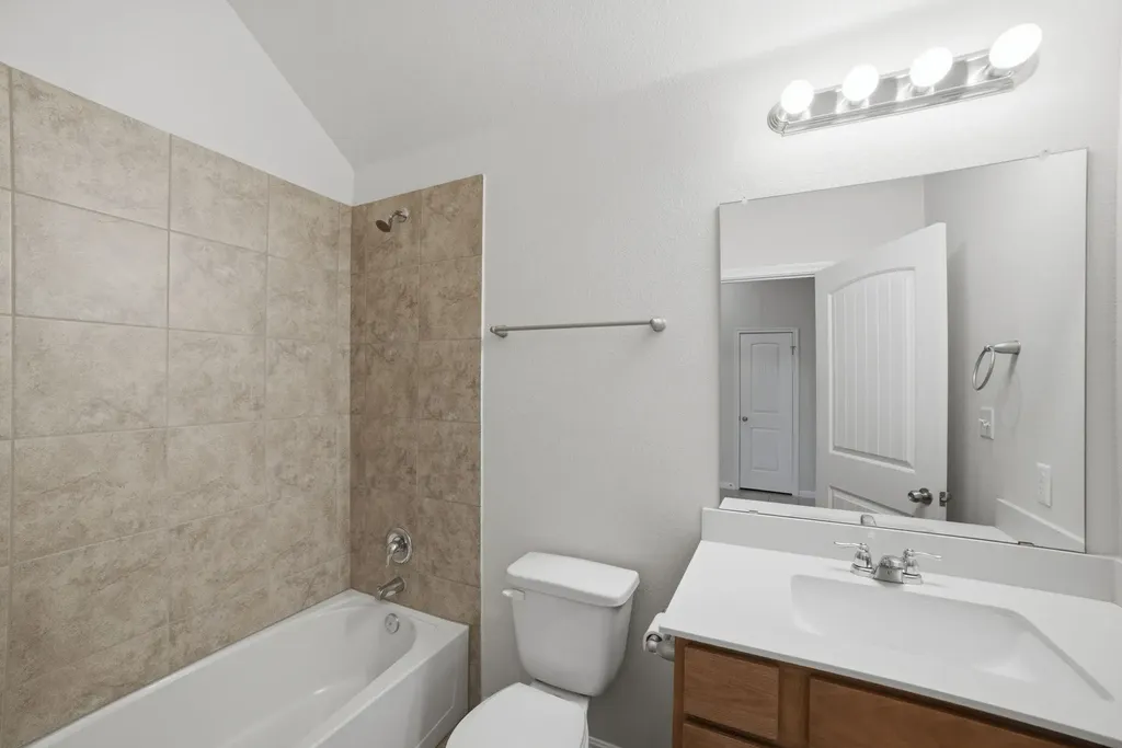 514 Nautical Loop Kyle TX 78640