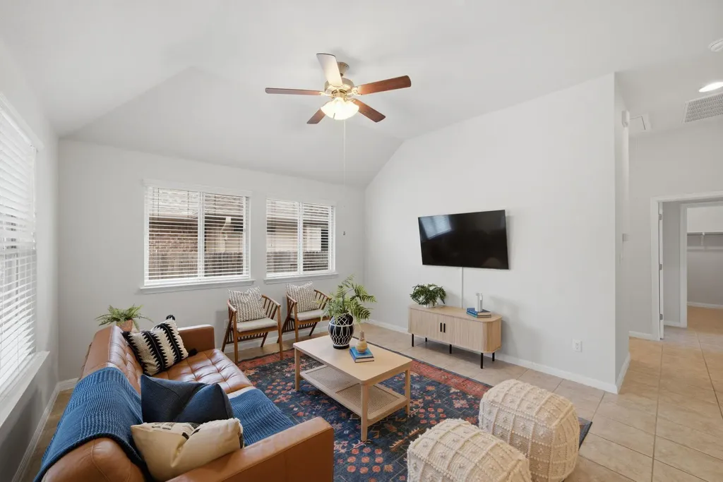 514 Nautical Loop Kyle TX 78640