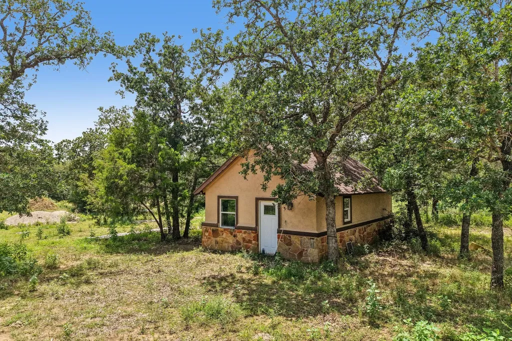 499 Bridgestone Court Lockhart TX 78644