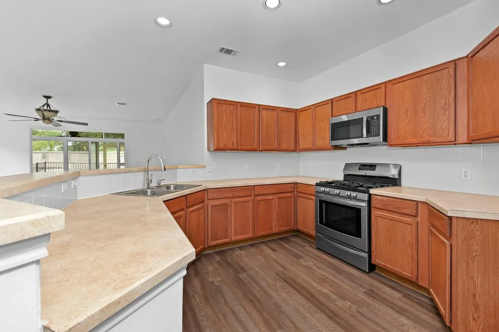 214 Farm Hill Drive Georgetown TX 78633