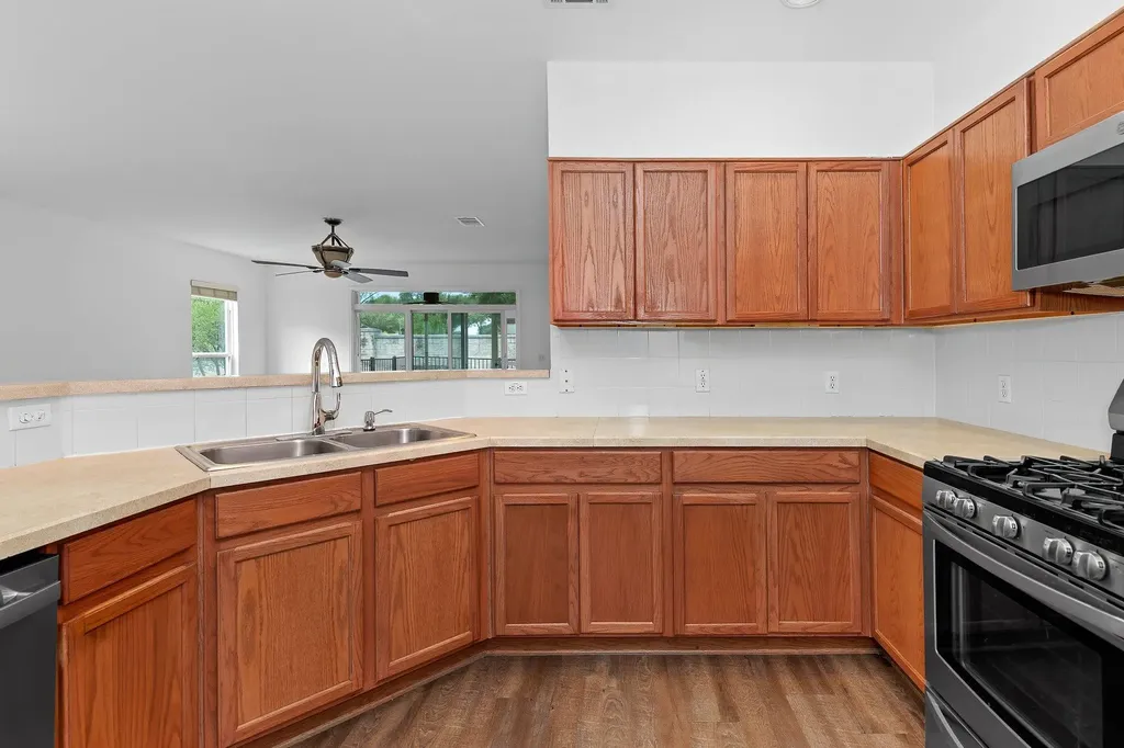 214 Farm Hill Drive Georgetown TX 78633