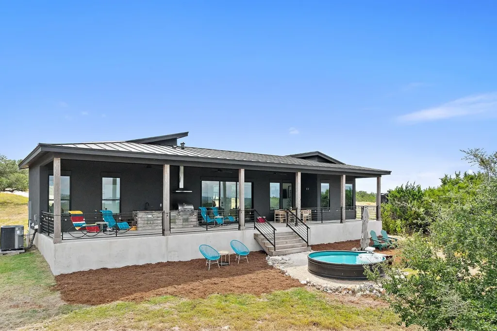 11 Sacramento Kendalia TX 78027