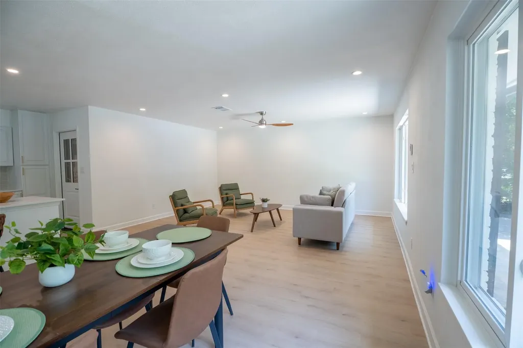 1613 Glencrest Drive Austin TX 78723