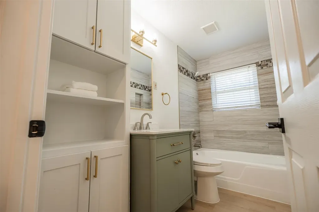 1613 Glencrest Drive Austin TX 78723