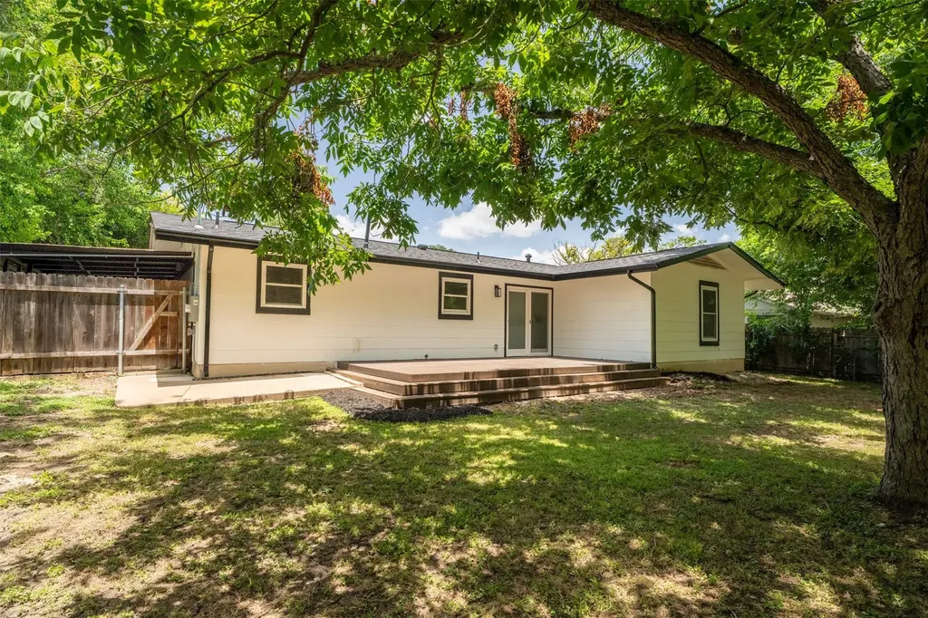 1613 Glencrest Drive Austin TX 78723