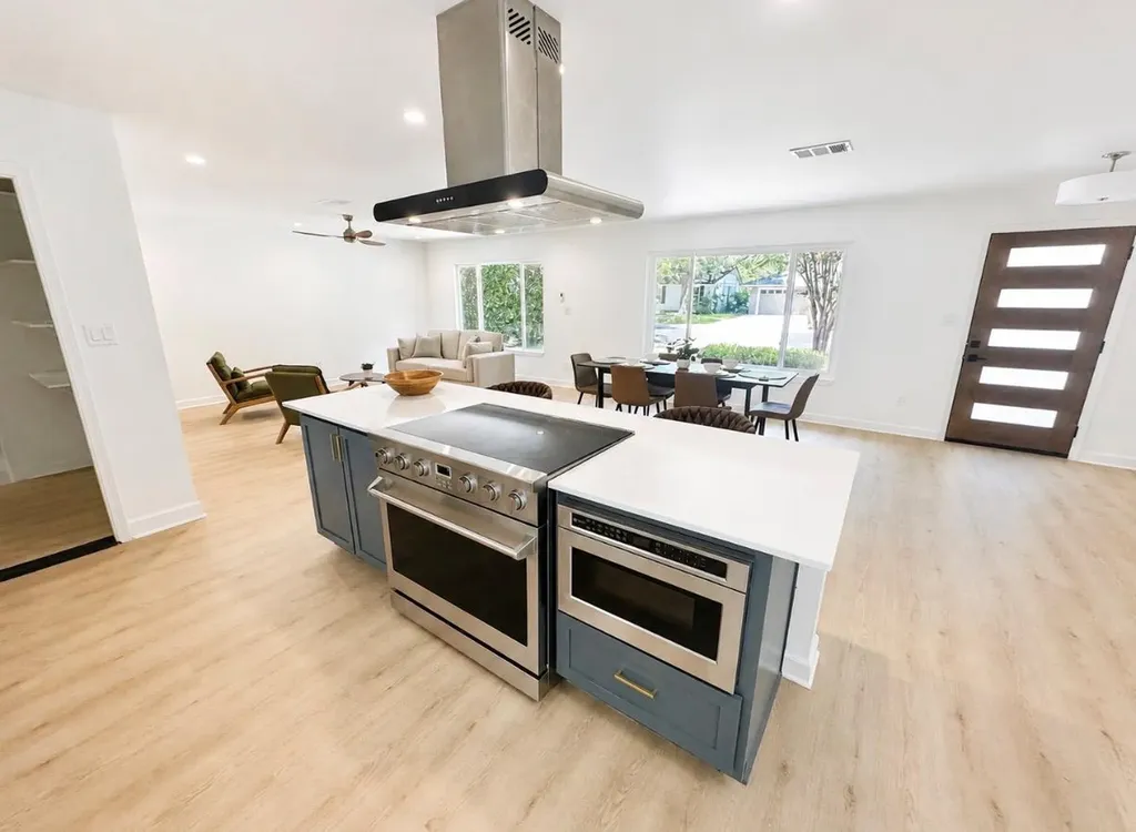 1613 Glencrest Drive Austin TX 78723
