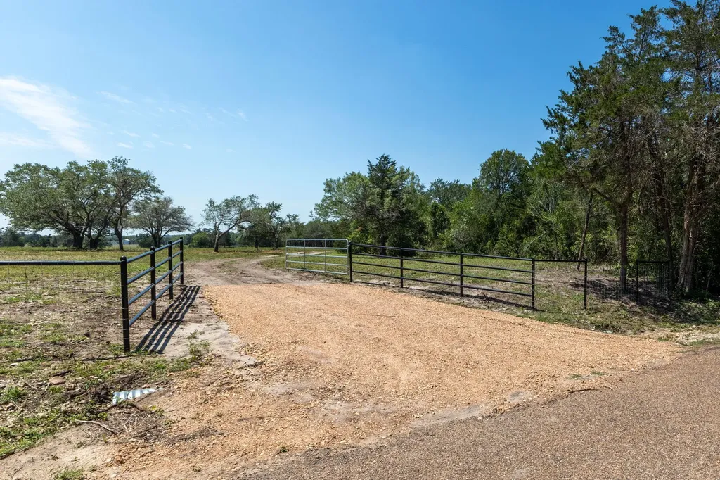2088 (Tract #3) Baca Loop Flatonia TX 78941