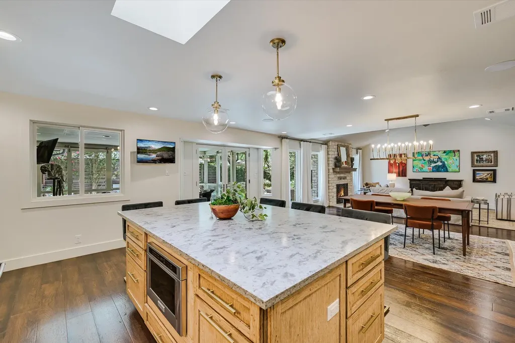 4104 Tablerock Drive Austin TX 78731