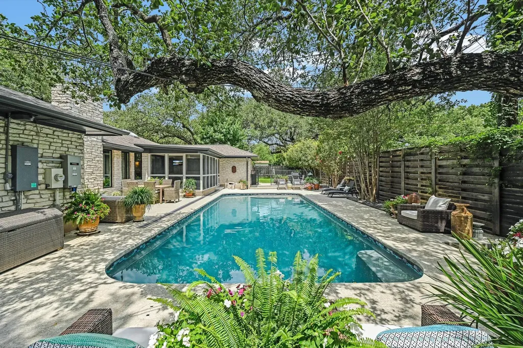 4104 Tablerock Drive Austin TX 78731