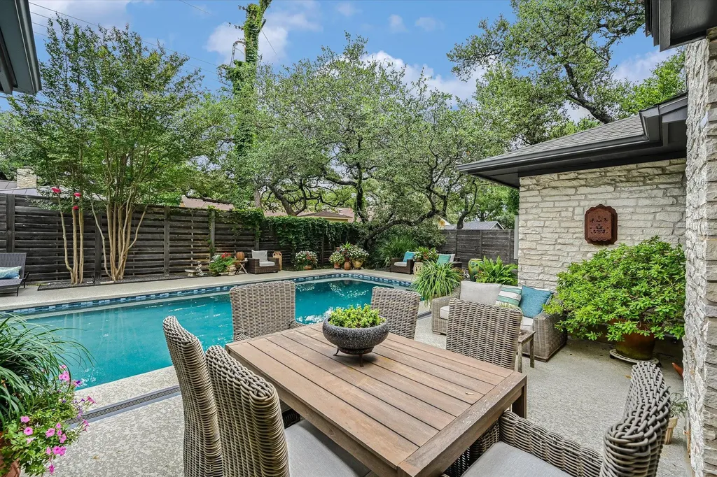 4104 Tablerock Drive Austin TX 78731