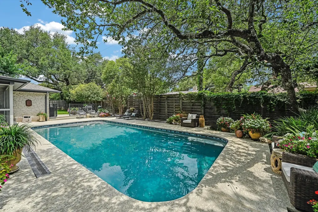 4104 Tablerock Drive Austin TX 78731