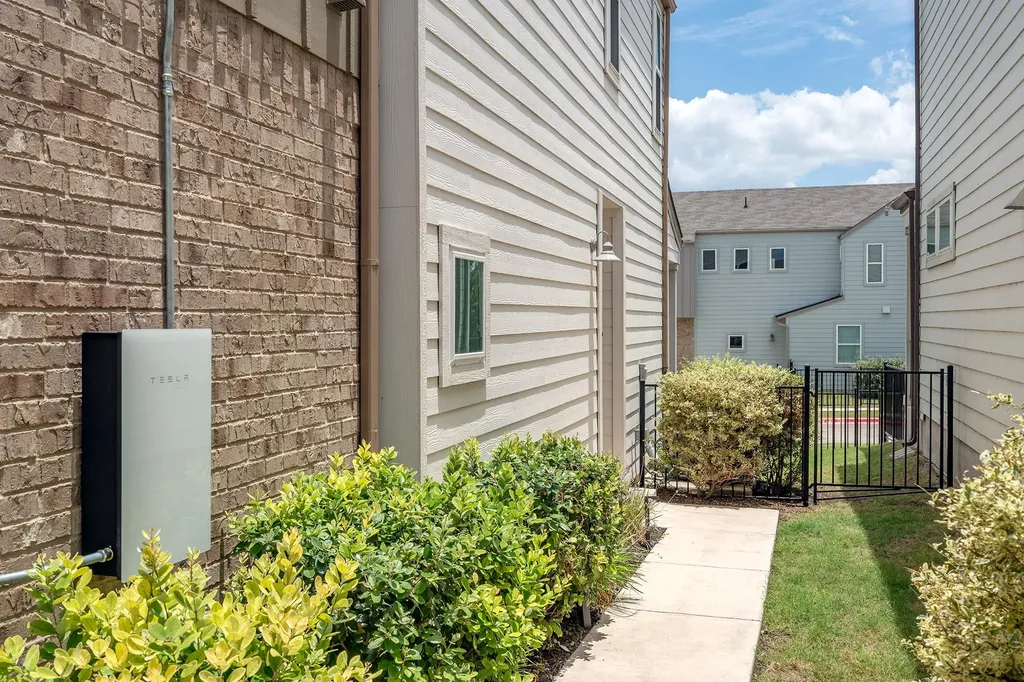 7407 Grand Linden Way Austin TX 78744