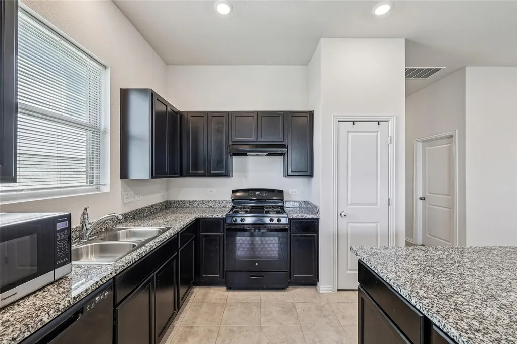 12704 Bloomington Drive Austin TX 78748