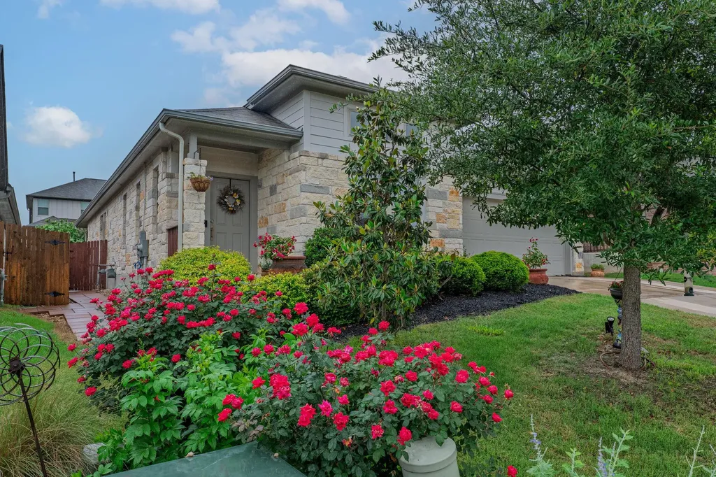 1009 Goldilocks Lane Manchaca TX 78652