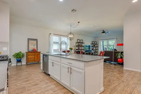 1009 Goldilocks Lane Manchaca TX 78652