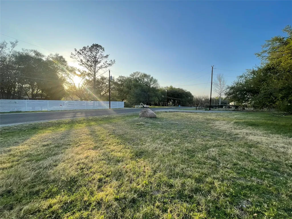 4317 River Oaks Drive Kingsland TX 78639