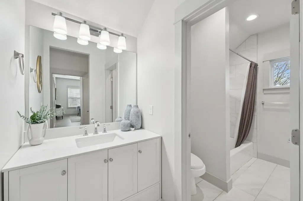3711 Cedar Street Austin TX 78705