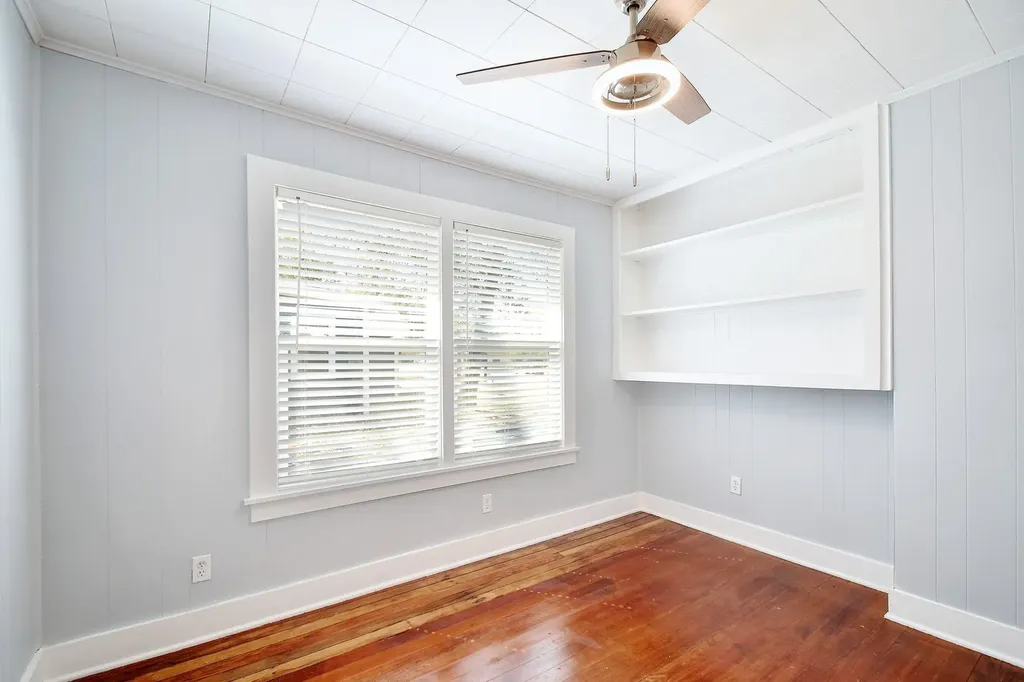 717 S Laurel Avenue Luling TX 78648