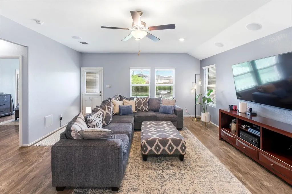 9216 Daisy Cutter Crossing Georgetown TX 78626