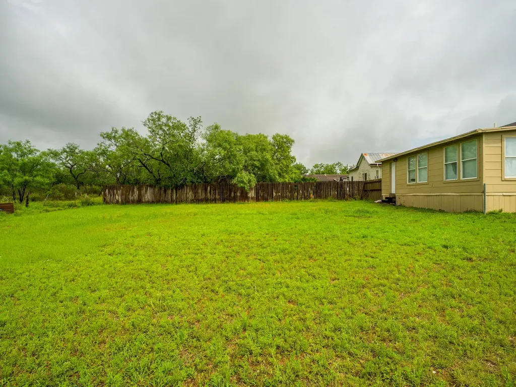 3851 Hermosa Drive Kingsland TX 78639