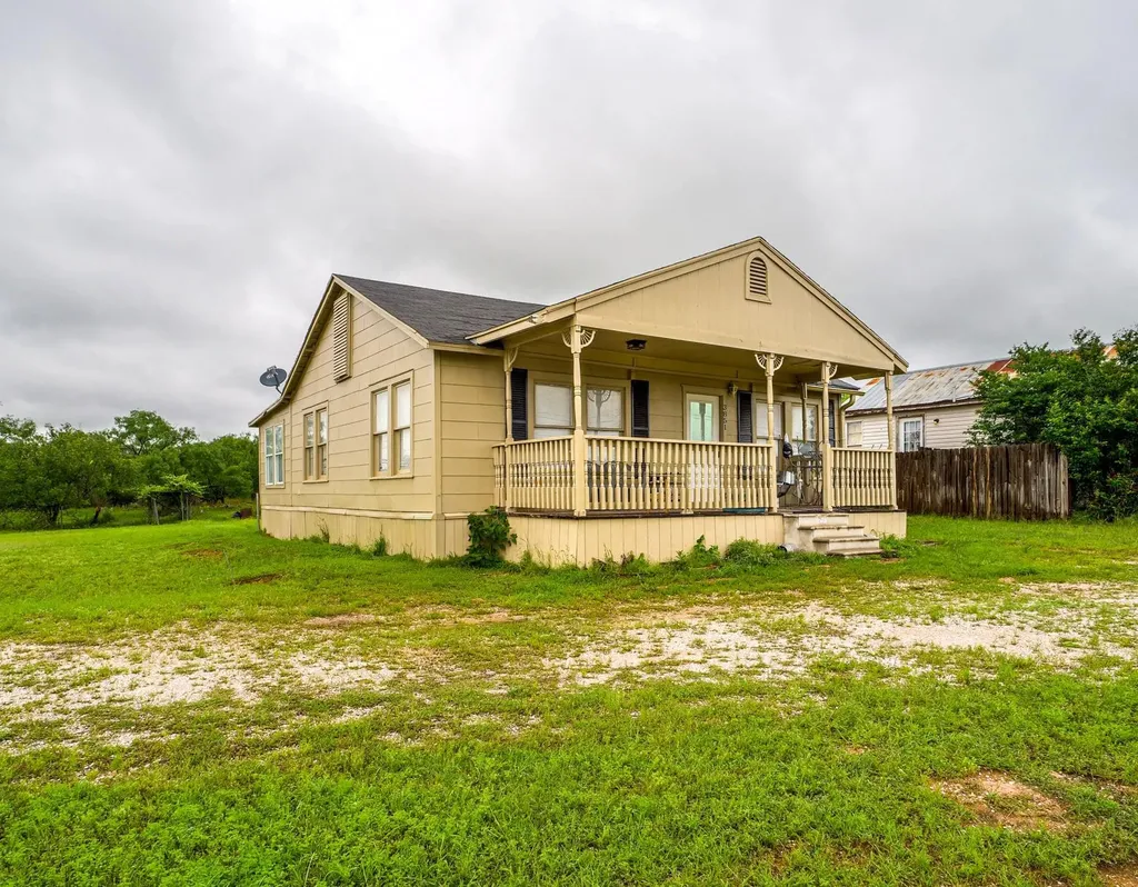 3851 Hermosa Drive Kingsland TX 78639