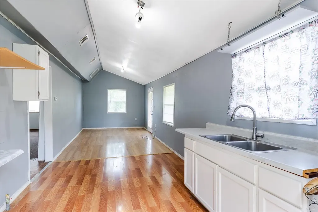 310 E Parsons Street Manor TX 78653