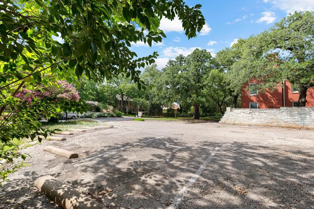 1405 Hartford Road Austin TX 78703