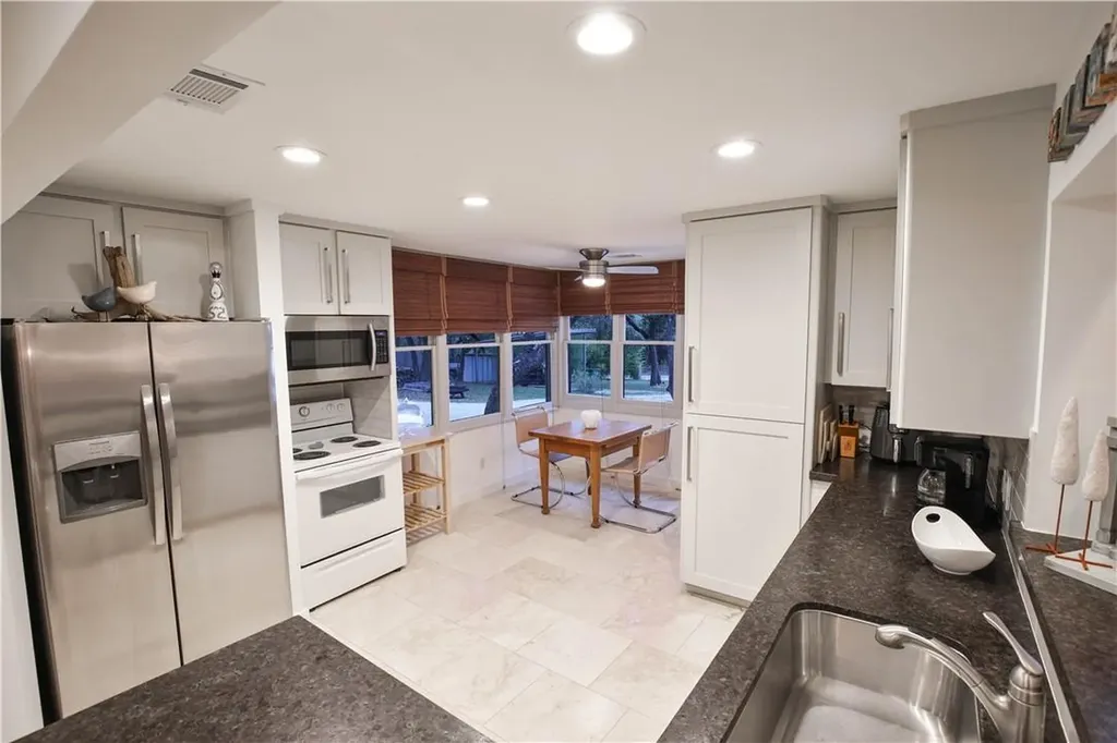 3358 Drapers Cove Lago Vista TX 78645
