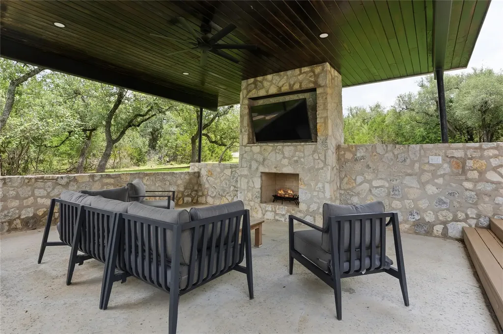 103 Victorian Oaks Lane Dripping Springs TX 78620