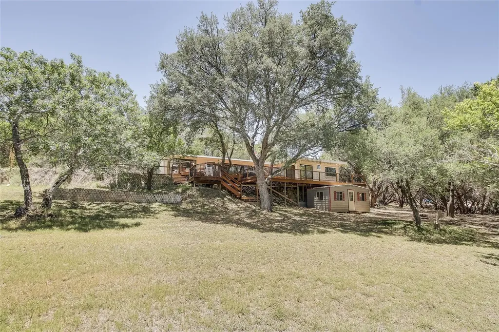6201 Valleyview Street Lago Vista TX 78645