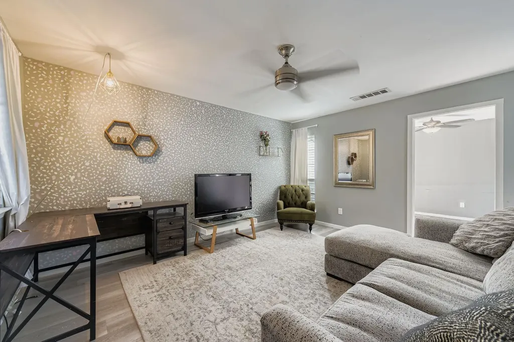 5922 Little Creek Trail Austin TX 78744