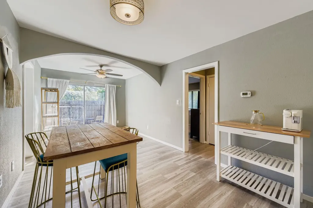 5922 Little Creek Trail Austin TX 78744